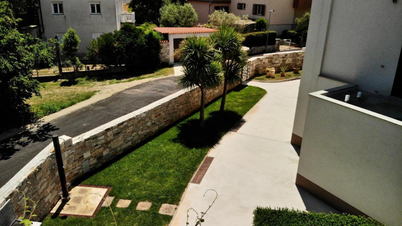 Predivan Novouredeni Apartman U Blizini Mora Баньоле Екстер'єр фото